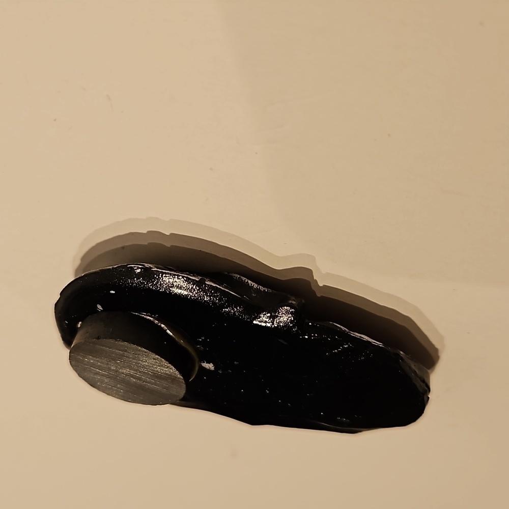 2 SKULL PIRATE MAGNETS - Picture 8 of 9